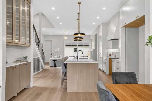 2533 2 Avenue Nw, Calgary, AB - Indoor