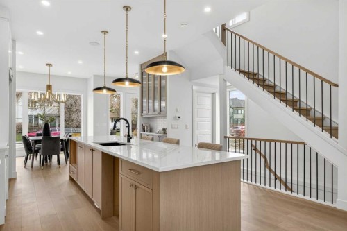 2533 2 Avenue Nw, Calgary, AB - Indoor Photo Showing Kitchen With Upgraded Kitchen