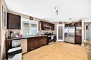 7616 23 Street Se, Calgary, AB  - Indoor Photo Showing Kitchen 