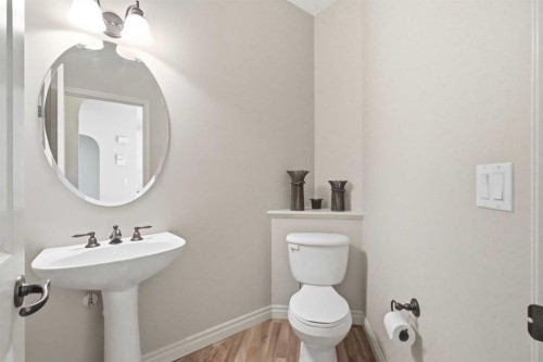 18 Panatella Terrace Nw, Calgary, AB - Indoor Photo Showing Bathroom