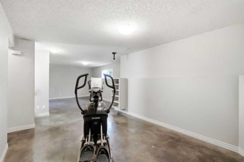 18 Panatella Terrace Nw, Calgary, AB - Indoor Photo Showing Other Room