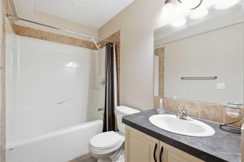 18 Panatella Terrace Nw, Calgary, AB - Indoor Photo Showing Bathroom