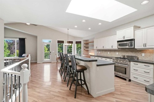 18 Panatella Terrace Nw, Calgary, AB - Indoor Photo Showing Kitchen