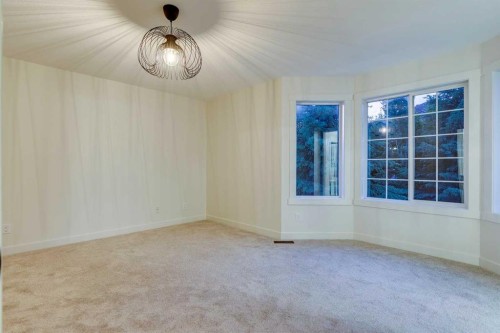16 Simcrest Point Sw, Calgary, AB - Indoor Photo Showing Other Room