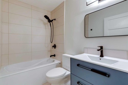 16 Simcrest Point Sw, Calgary, AB - Indoor Photo Showing Bathroom