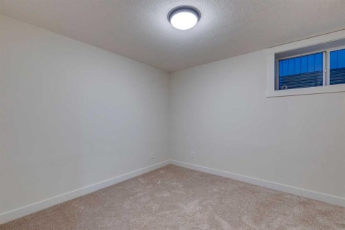 16 Simcrest Point Sw, Calgary, AB - Indoor Photo Showing Other Room