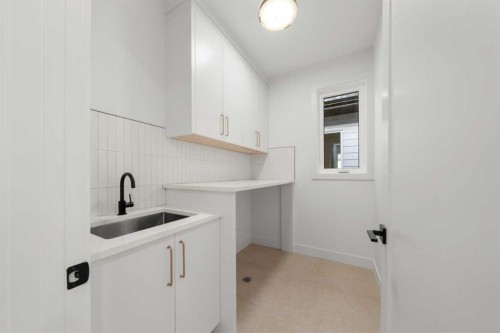 1807 32 Avenue Sw, Calgary, AB - Indoor