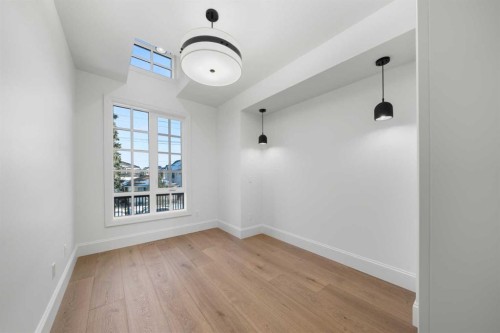 1807 32 Avenue Sw, Calgary, AB - Indoor Photo Showing Other Room