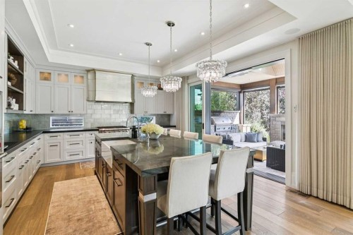 1623 49 Avenue Sw, Calgary, AB - Indoor