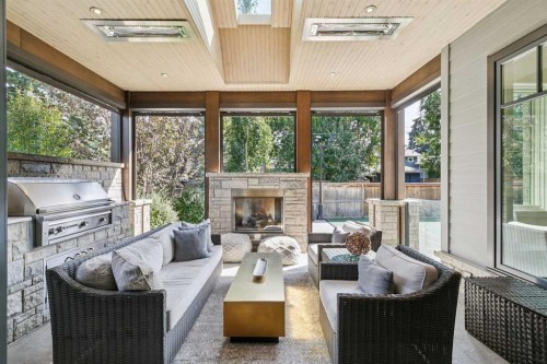 1623 49 Avenue Sw, Calgary, AB -  With Fireplace