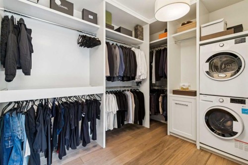 1623 49 Avenue Sw, Calgary, AB - Indoor Photo Showing Laundry Room