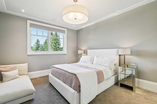 1623 49 Avenue Sw, Calgary, AB - Indoor Photo Showing Bedroom