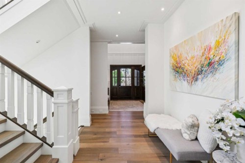 1623 49 Avenue Sw, Calgary, AB - Indoor Photo Showing Other Room