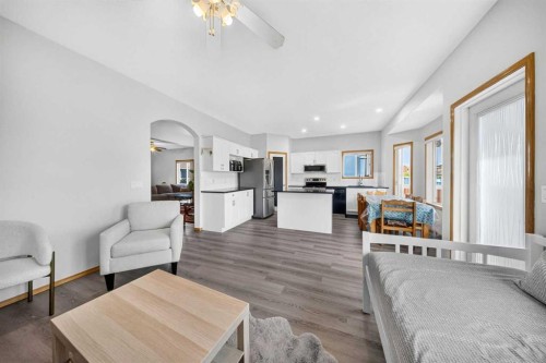 125 Tarawood Place Ne, Calgary, AB - Indoor Photo Showing Living Room