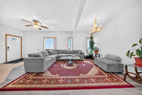 125 Tarawood Place Ne, Calgary, AB - Indoor Photo Showing Living Room