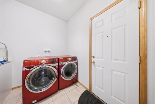 125 Tarawood Place Ne, Calgary, AB - Indoor Photo Showing Laundry Room