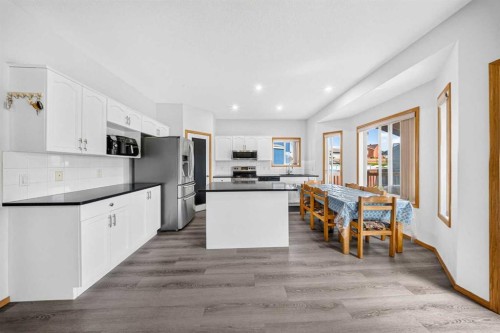 125 Tarawood Place Ne, Calgary, AB - Indoor Photo Showing Kitchen