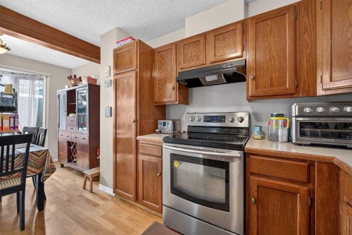 36 Templegreen Bay Ne, Calgary, AB - Indoor Photo Showing Kitchen