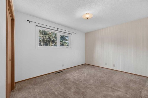 5048 Vanstone Crescent Nw, Calgary, AB - Indoor Photo Showing Other Room