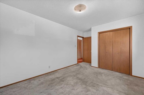 5048 Vanstone Crescent Nw, Calgary, AB - Indoor Photo Showing Other Room