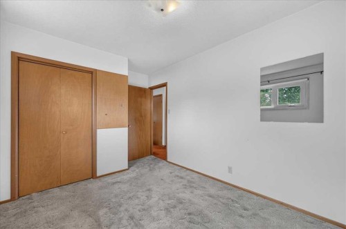 5048 Vanstone Crescent Nw, Calgary, AB - Indoor Photo Showing Other Room