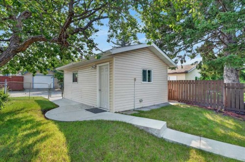 5048 Vanstone Crescent Nw, Calgary, AB - Outdoor