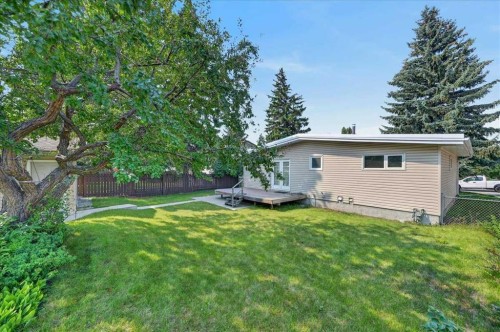 5048 Vanstone Crescent Nw, Calgary, AB - Outdoor
