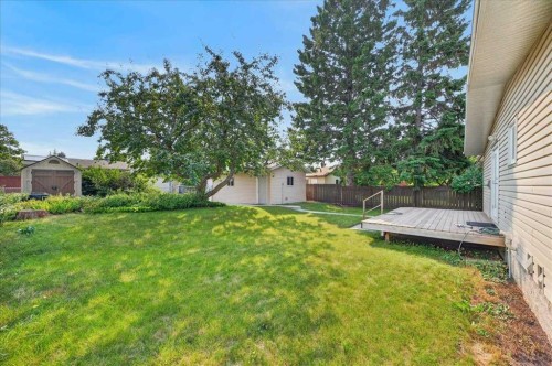 5048 Vanstone Crescent Nw, Calgary, AB - Outdoor With Backyard