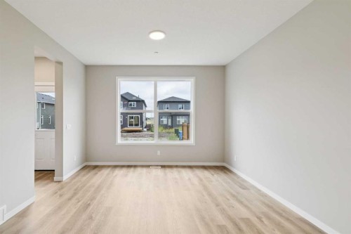 413 Hotchkiss Drive Se, Calgary, AB - Indoor Photo Showing Other Room