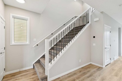 413 Hotchkiss Drive Se, Calgary, AB - Indoor Photo Showing Other Room