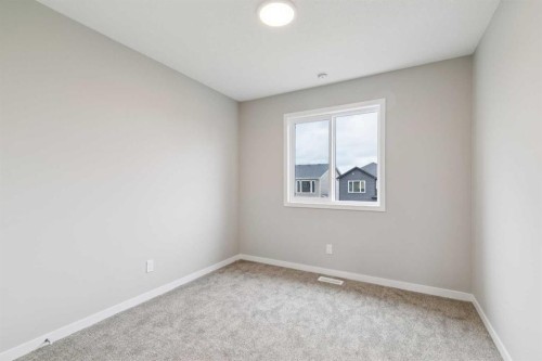 413 Hotchkiss Drive Se, Calgary, AB - Indoor Photo Showing Other Room