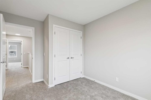 413 Hotchkiss Drive Se, Calgary, AB - Indoor Photo Showing Other Room