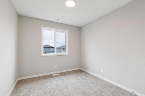 413 Hotchkiss Drive Se, Calgary, AB - Indoor Photo Showing Other Room
