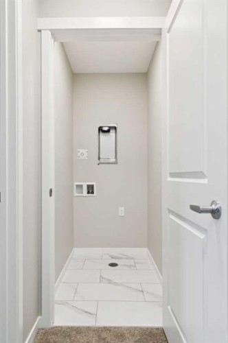 413 Hotchkiss Drive Se, Calgary, AB - Indoor Photo Showing Other Room