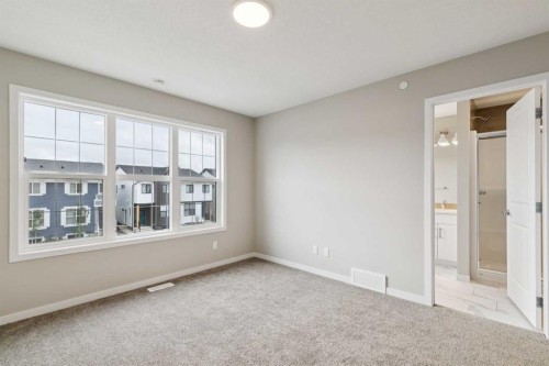 413 Hotchkiss Drive Se, Calgary, AB - Indoor Photo Showing Other Room
