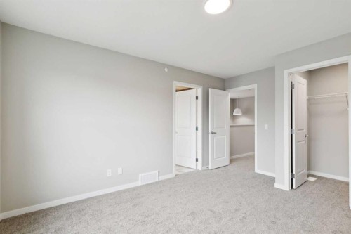 413 Hotchkiss Drive Se, Calgary, AB - Indoor Photo Showing Other Room