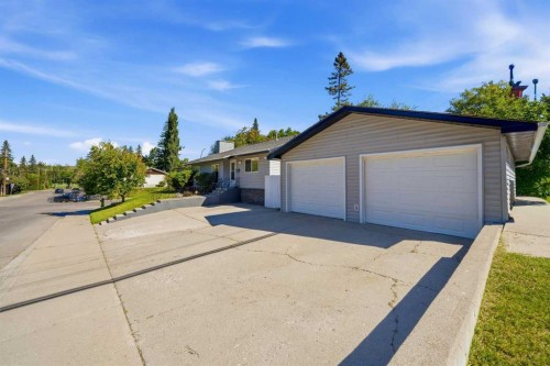 2445 Cherokee Drive Nw, Calgary, AB 