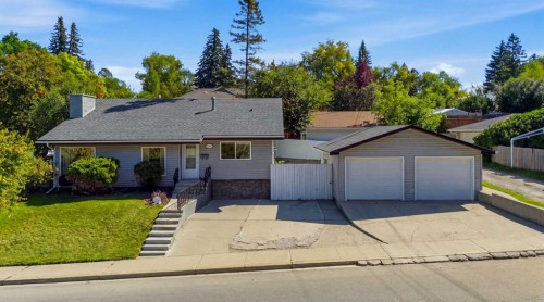 2445 Cherokee Drive Nw, Calgary, AB 