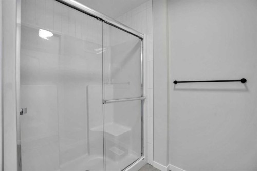 68 Sugarsnap Green Se, Calgary, AB - Indoor Photo Showing Bathroom