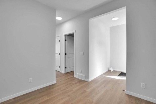 68 Sugarsnap Green Se, Calgary, AB - Indoor Photo Showing Other Room