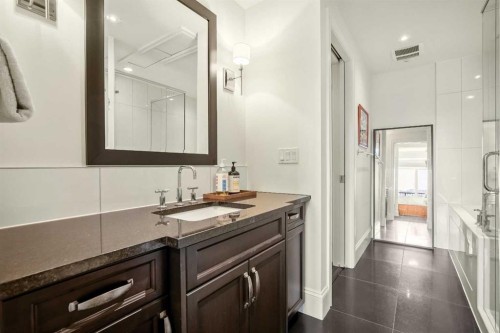 401-131 Quarry Way Se, Calgary, AB - Indoor Photo Showing Bathroom
