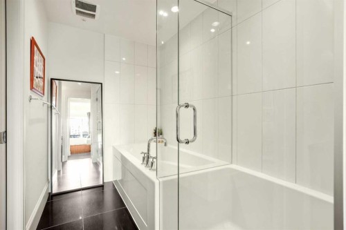 401-131 Quarry Way Se, Calgary, AB - Indoor Photo Showing Bathroom