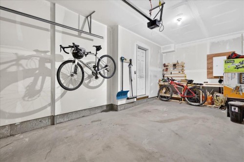 246 Cranbrook Square Se, Calgary, AB - Indoor
