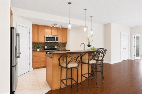 7305-14 Hemlock Crescent Sw, Calgary, AB - Indoor Photo Showing Kitchen With Stainless Steel Kitchen With Upgraded Kitchen