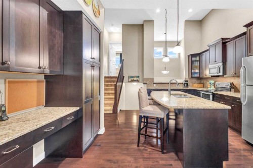 21 Evansfield Way Nw, Calgary, AB - Indoor Photo Showing Kitchen With Upgraded Kitchen