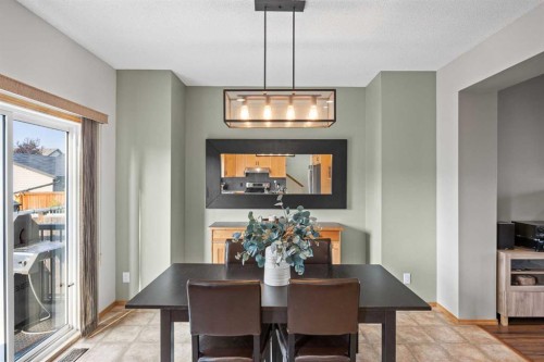 4446 Elgin Avenue Se, Calgary, AB - Indoor Photo Showing Dining Room