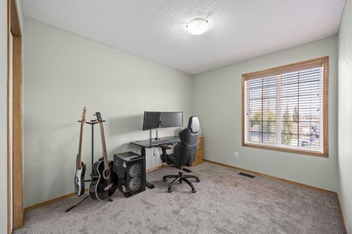 4446 Elgin Avenue Se, Calgary, AB - Indoor Photo Showing Other Room