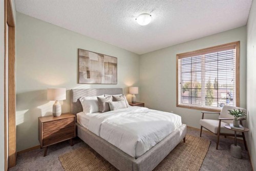 4446 Elgin Avenue Se, Calgary, AB - Indoor Photo Showing Bedroom