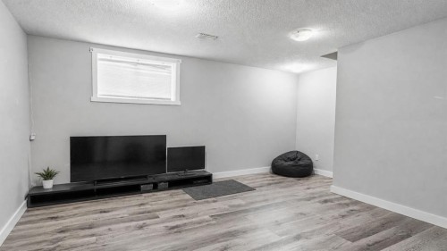 435 Savanna Boulevard Ne, Calgary, AB - Indoor