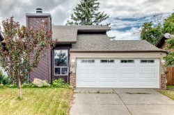 91 Castleridge Crescent NE Calgary, AB T3J 1N6